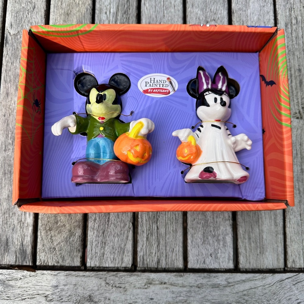 Disney HALLOWEEN Mickey Mouse & Minnie Mouse GHOST Salt & Pepper Shakers New